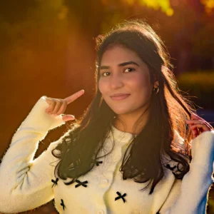Personal branding portrait of Hina – testimonial for corporate headshots by Dick Lloyd Photography